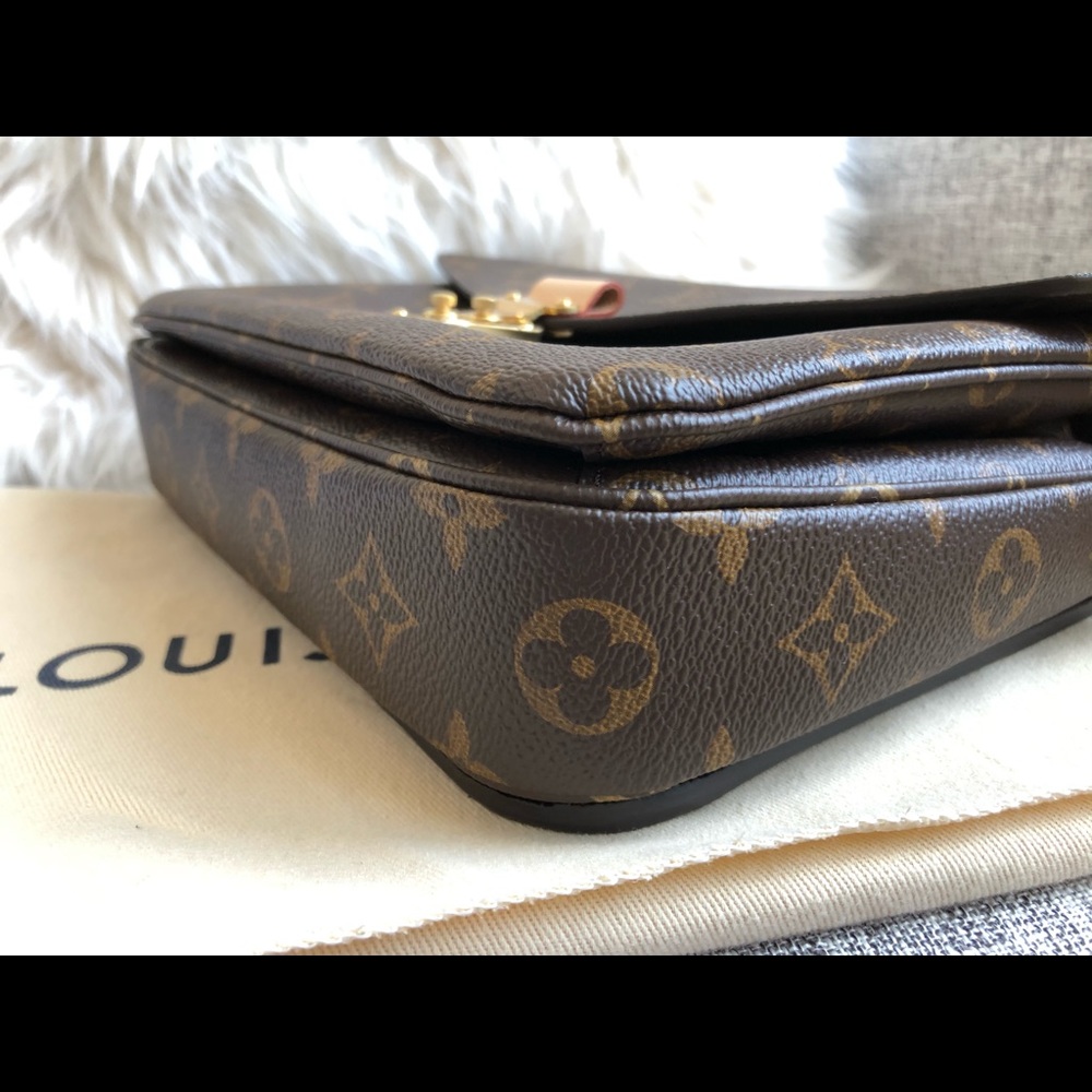 Louis Vuitton Pochette metis monogram brand new!! - Picture 8 of 8